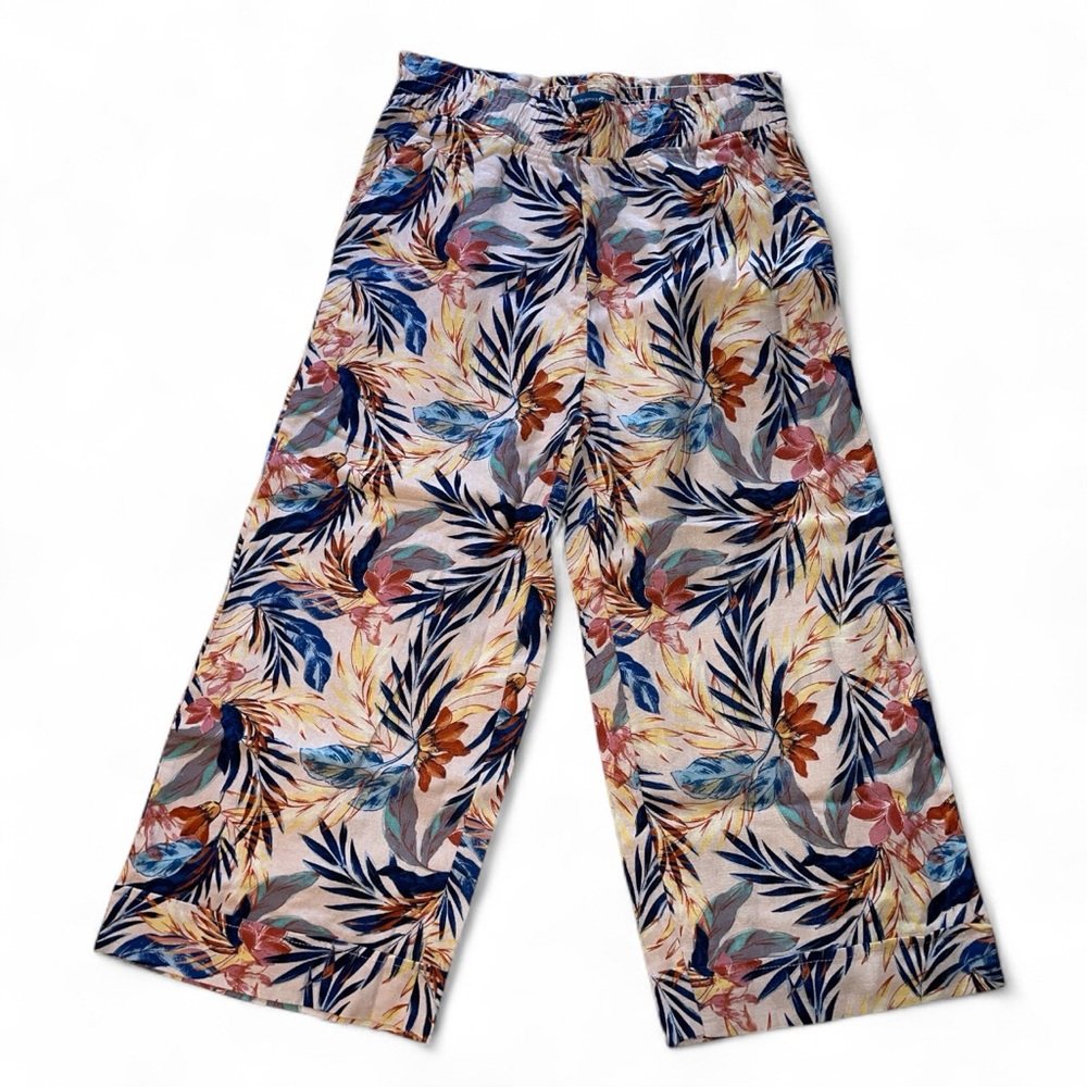 Caribbean Joe Multicolor Floral and Fern Patterned Capris - Picture 7 of 7